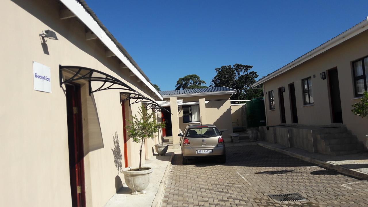 Emampingeni Lodge Bizana Exterior photo