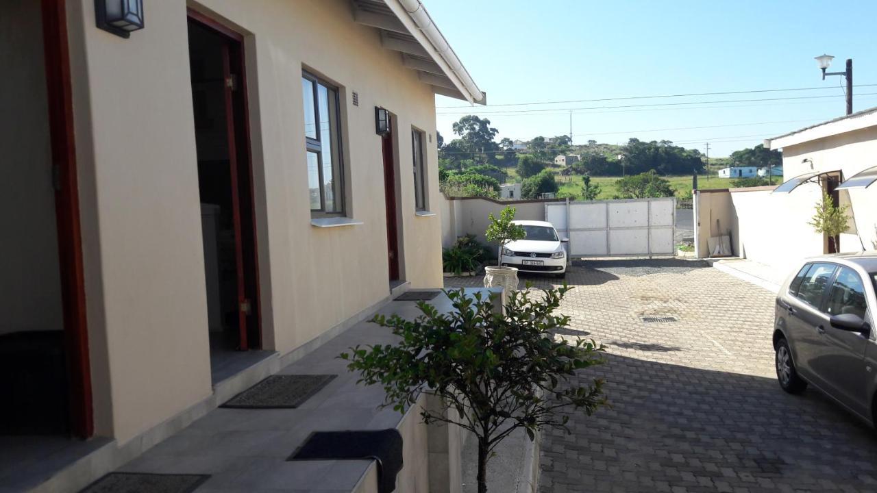 Emampingeni Lodge Bizana Exterior photo